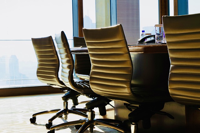 Fostering Effective Collaboration in the Workplace: Overcoming Barriers of Ego, Gender, and Cultural Differences